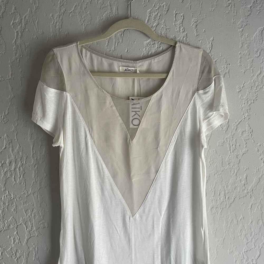AIKO short sleeve blouse. Nude/ Ivory Size L